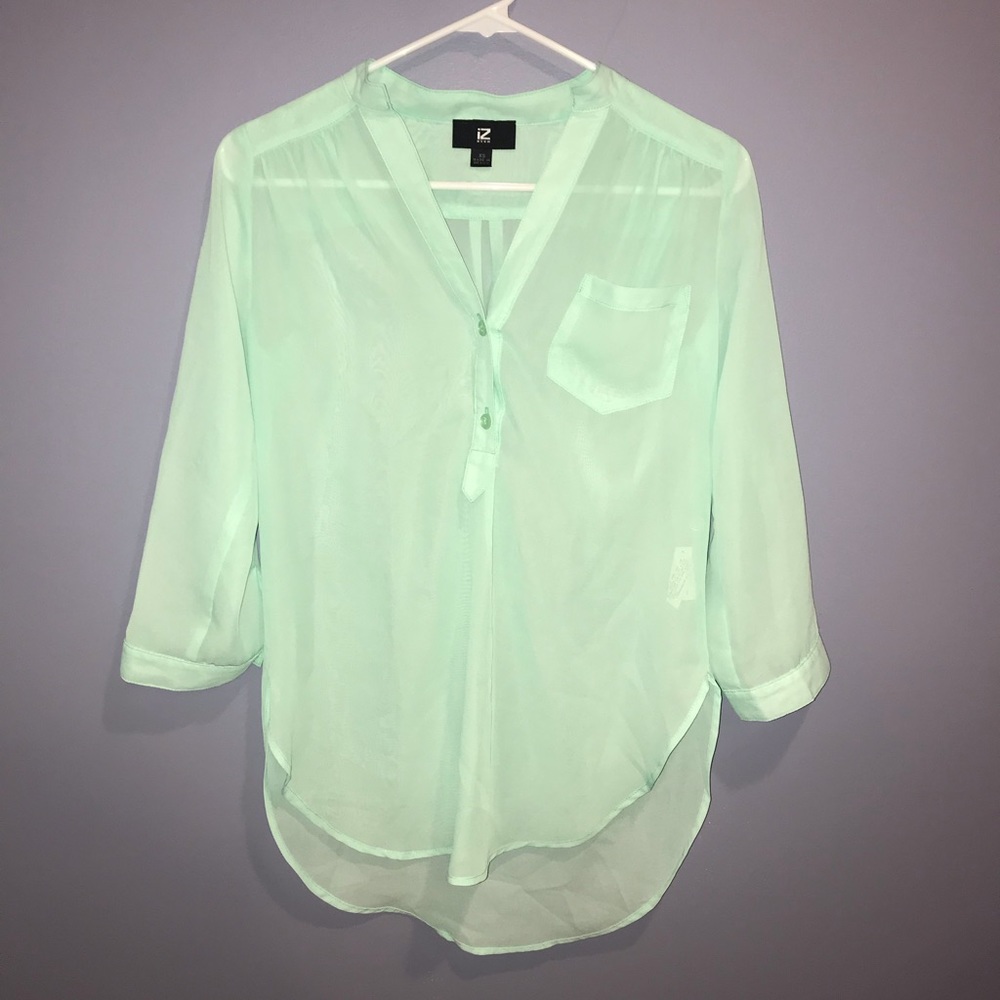IZ Byer light green/aqua blouse